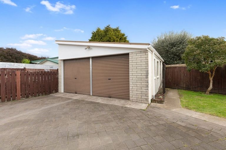 Photo of property in 12c Redditch Place, Papamoa Beach, Papamoa, 3118