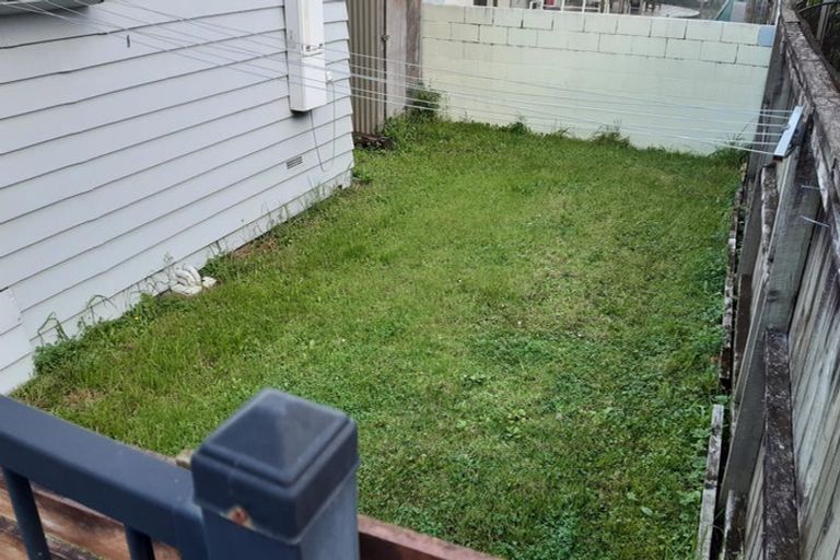 Photo of property in 1/206 Onewa Road, Birkenhead, Auckland, 0626