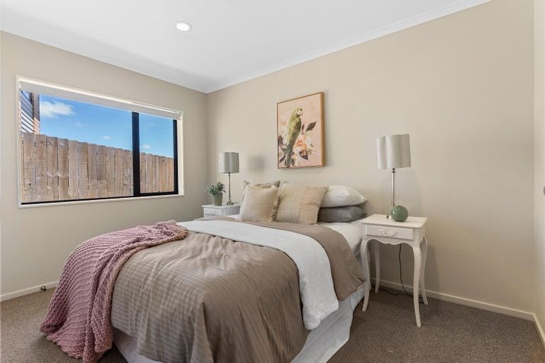 Photo of property in 79 Kirikiri Drive, Papakura, 2110