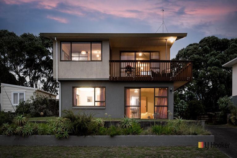 Photo of property in 34 Dillon Street, Waihi Beach, 3611