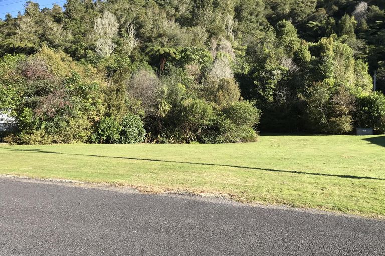 Photo of property in 19 Tombleson Road, Lake Rotoma, Rotorua, 3074