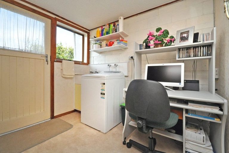 Photo of property in 1/18 Glengowan Place, Conifer Grove, Takanini, 2112