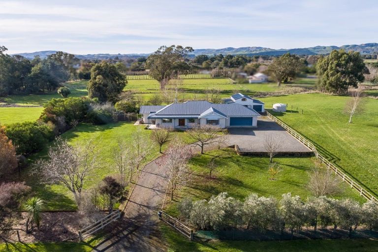 Photo of property in 15 Campbell Drive, Martinborough, 5711