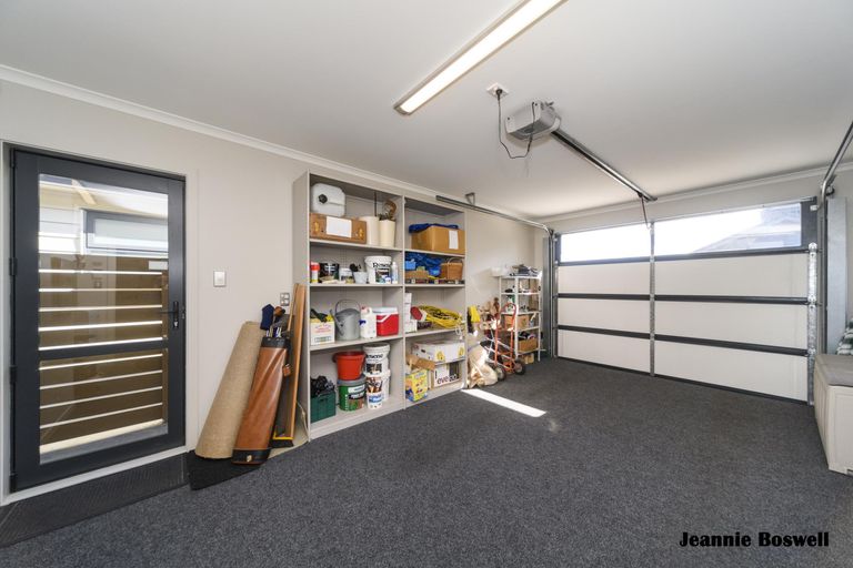 Photo of property in 5 Virtue Place, Hokowhitu, Palmerston North, 4410