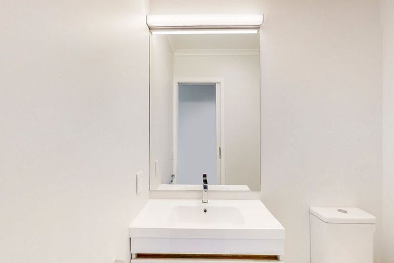 Photo of property in 12 Jacobsen Lane, Ngaio, Wellington, 6035