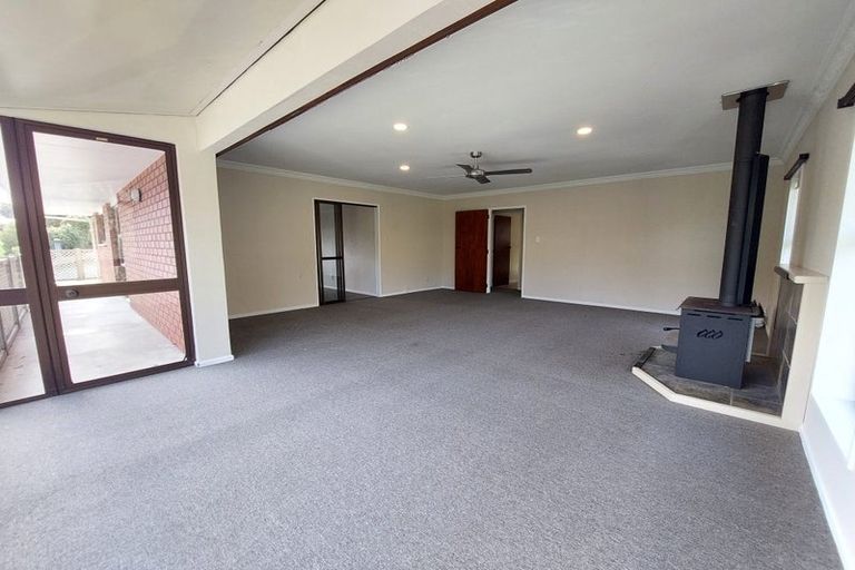 Photo of property in 8g Nevada Drive, Merrilands, New Plymouth, 4312