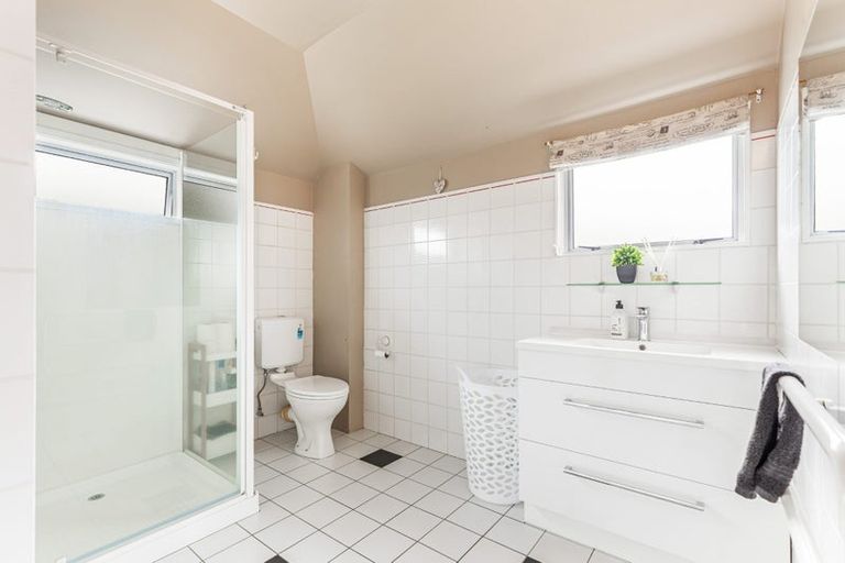 Photo of property in 1/41 Colwill Road, Massey, Auckland, 0614