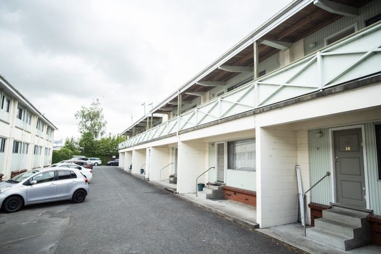 Photo of property in 1-27/21 Te Aroha Street, Hamilton East, Hamilton, 3216