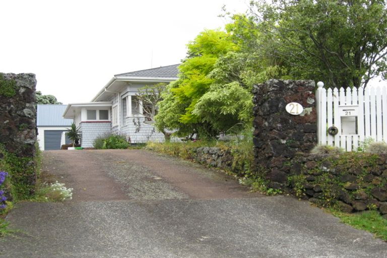Photo of property in 21 Boyd Avenue, Mangere Bridge, Auckland, 2022