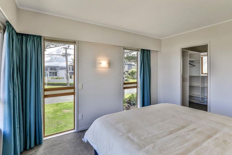 Photo of property in 1/27 Rangitoto Terrace, Milford, Auckland, 0620