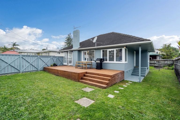 Photo of property in 1/9 Merriefield Avenue, Forrest Hill, Auckland, 0620