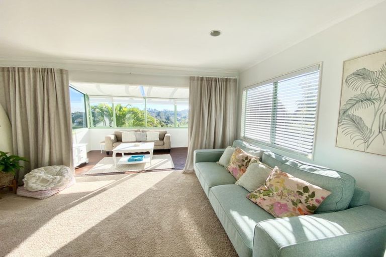 Photo of property in 12 Shannon Place, Torbay, Auckland, 0630