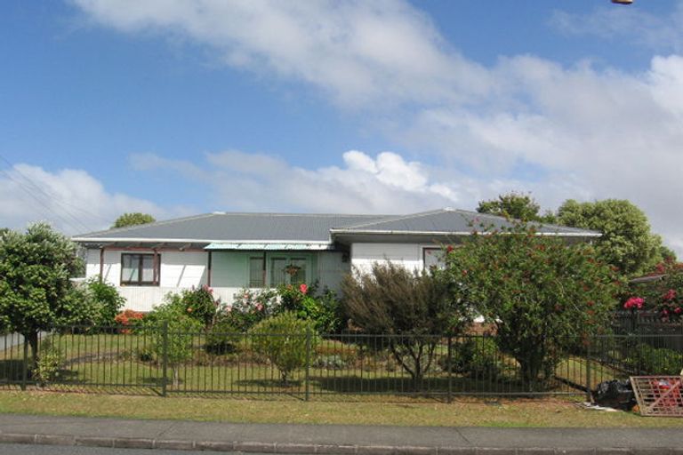 Photo of property in 10 Nile Road, Kelston, Auckland, 0602