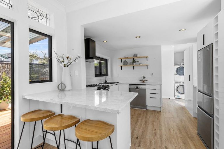 Photo of property in 10 Tarawera Road, Johnsonville, Wellington, 6037