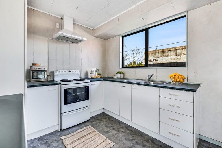 Photo of property in 8a Willis Street, Bader, Hamilton, 3206