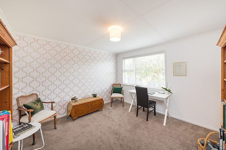 Photo of property in 104 Long Melford Road, Awapuni, Palmerston North, 4412