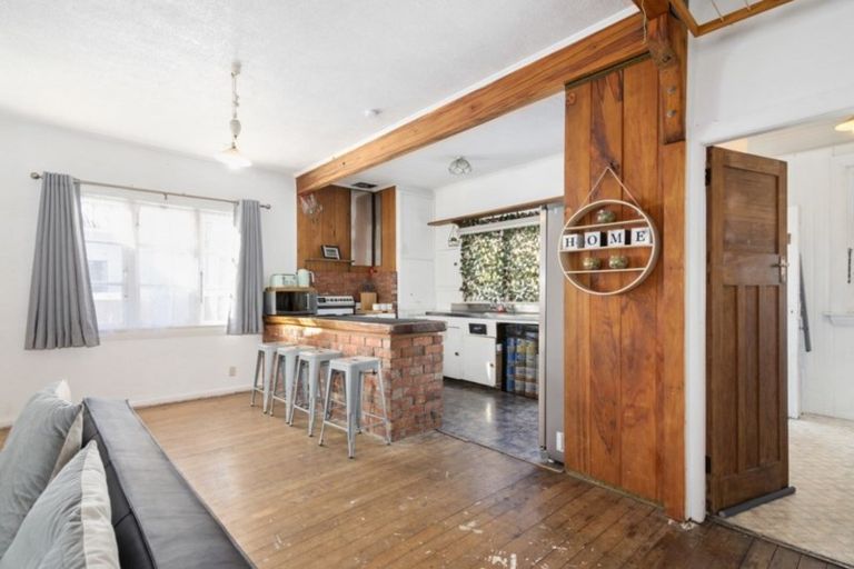 Photo of property in 117 Tipahi Street, Nelson South, Nelson, 7010