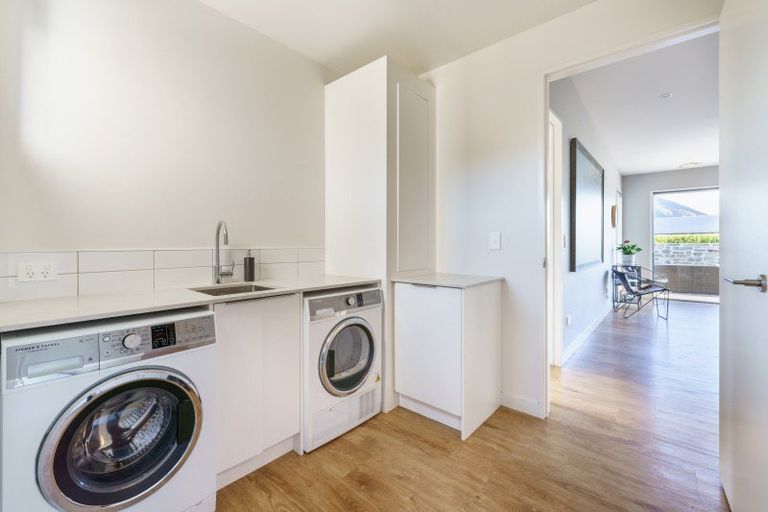 Photo of property in 10 Avalanche Place, Wanaka, 9305