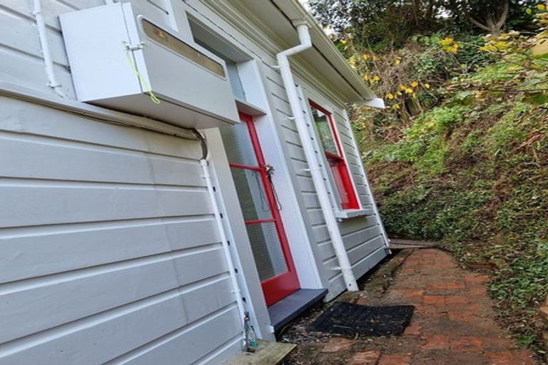Photo of property in 13 Mortimer Terrace, Aro Valley, Wellington, 6021