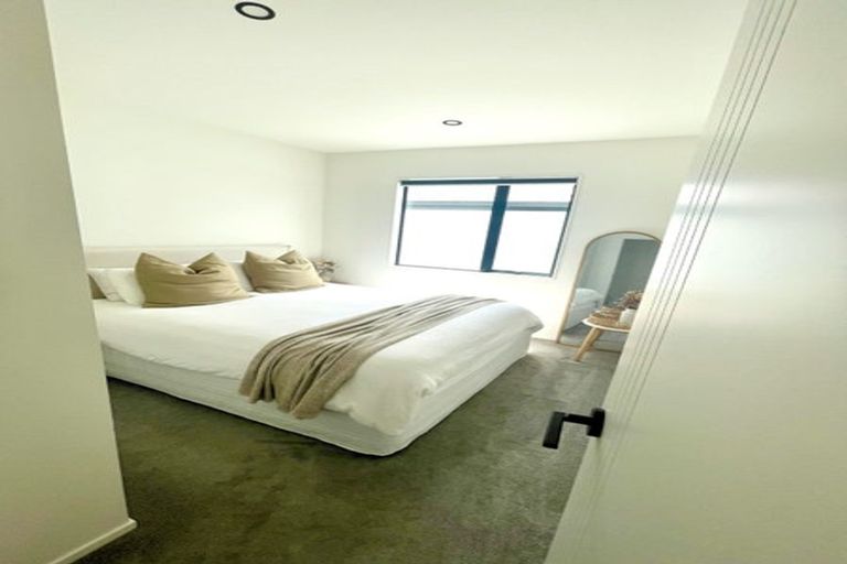 Photo of property in 5 Morus Road, Massey, Auckland, 0614