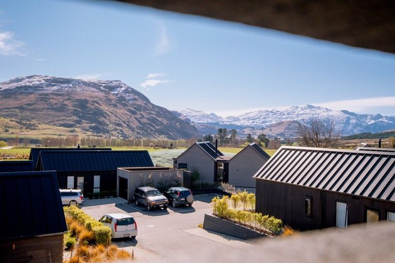 Photo of property in 6 Mckenzies Shute, Jacks Point, Queenstown, 9371