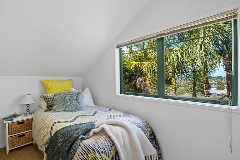Photo of property in 2/62 Target Road, Totara Vale, Auckland, 0629