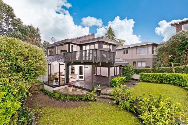 Photo of property in 1/19 Beach Road, Castor Bay, Auckland, 0620