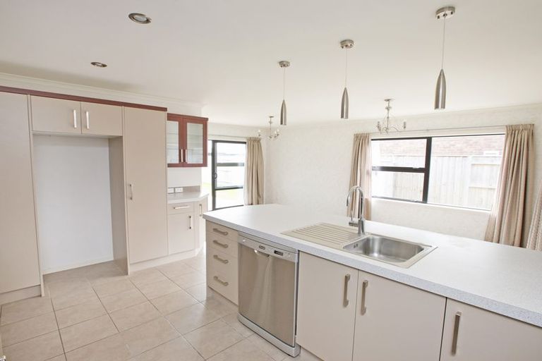 Photo of property in 48 Duff Crescent, Highbury, Palmerston North, 4412