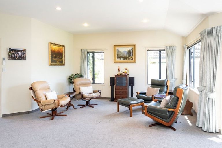 Photo of property in 15 Russell Robertson Drive, Havelock North, 4130