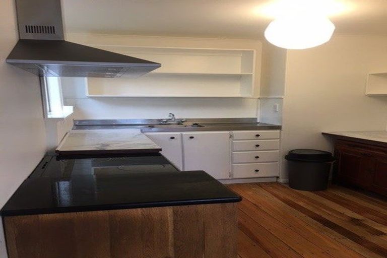 Photo of property in 61 Central Terrace, Kelburn, Wellington, 6012