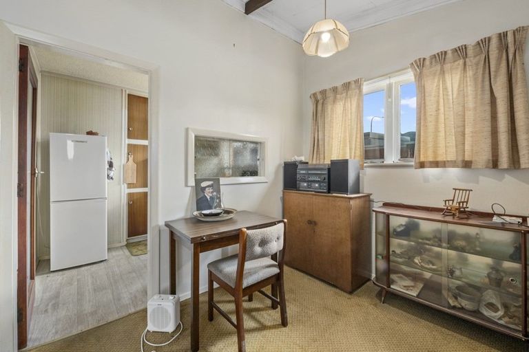 Photo of property in 2 Stream Grove, Heretaunga, Upper Hutt, 5018