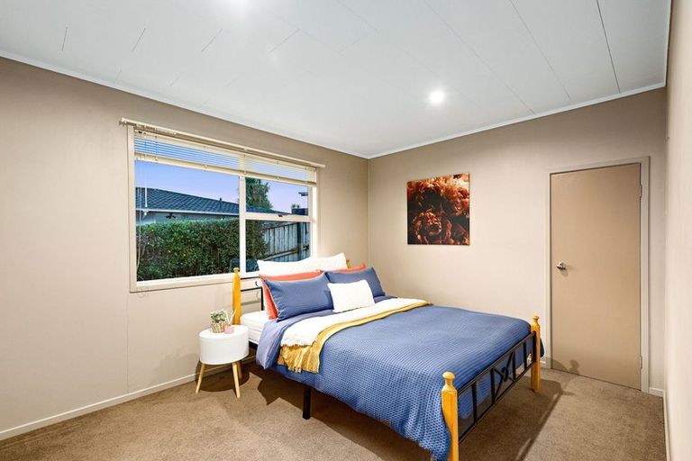 Photo of property in 14 Bellringer Road, Massey, Auckland, 0614