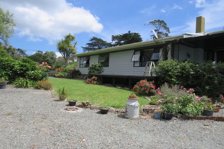 Photo of property in 244 Tinopai Road, Matakohe, 0593