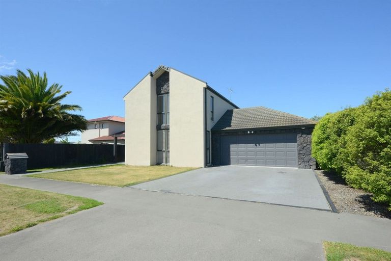 Photo of property in 3 Bottle Lake Drive, Parklands, Christchurch, 8083
