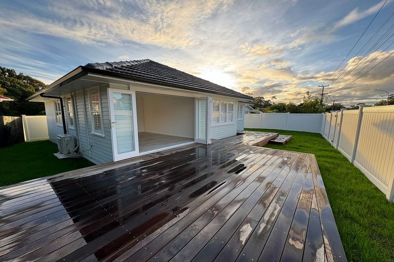 Photo of property in 117 Vodanovich Road, Te Atatu South, Auckland, 0610