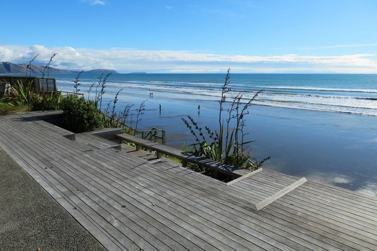 Photo of property in 74 The Esplanade, Raumati South, Paraparaumu, 5032