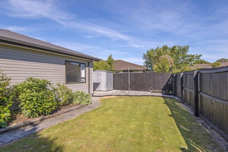 Photo of property in 3 Pinaster Place, Parklands, Christchurch, 8083