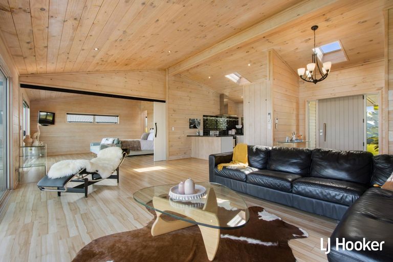 Photo of property in 28 Sandleigh Drive, Athenree, Katikati, 3177