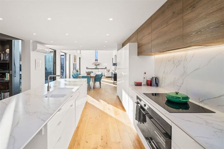 Photo of property in 100 Glandovey Road, Fendalton, Christchurch, 8052