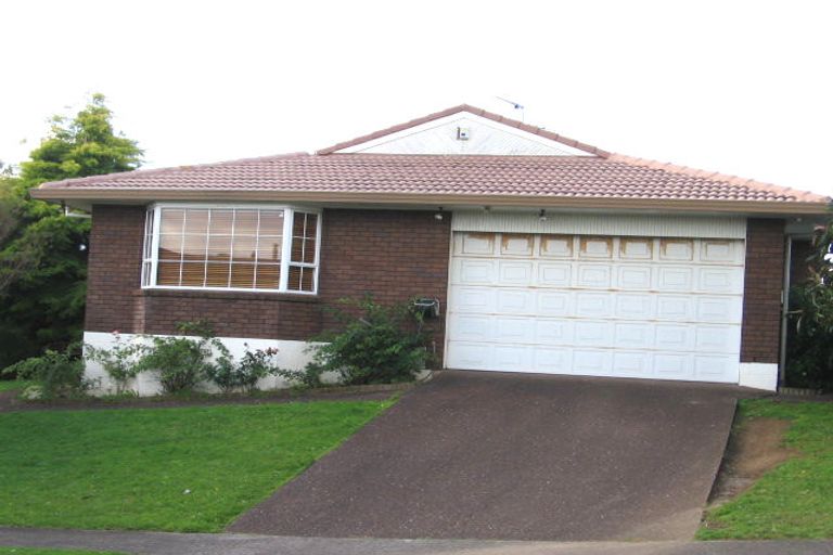 Photo of property in 30 Simmental Crescent, Somerville, Auckland, 2014