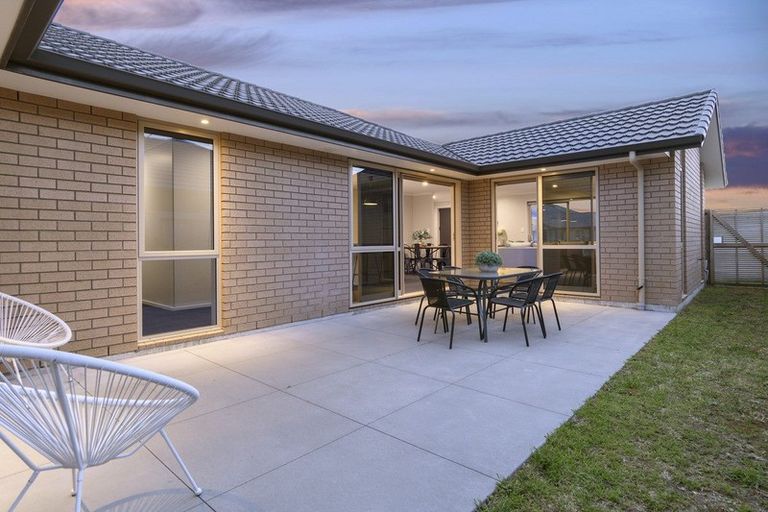 Photo of property in 18 Harding Drive, Papamoa Beach, Papamoa, 3118