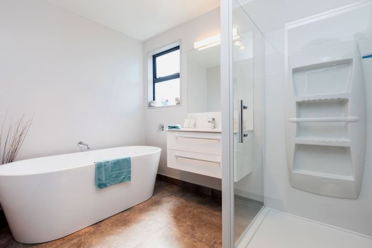 Photo of property in 8 Davaar Crescent, Broomfield, Christchurch, 8042