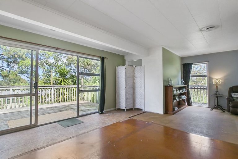 Photo of property in 9 Woodhouse Place, West Harbour, Auckland, 0618