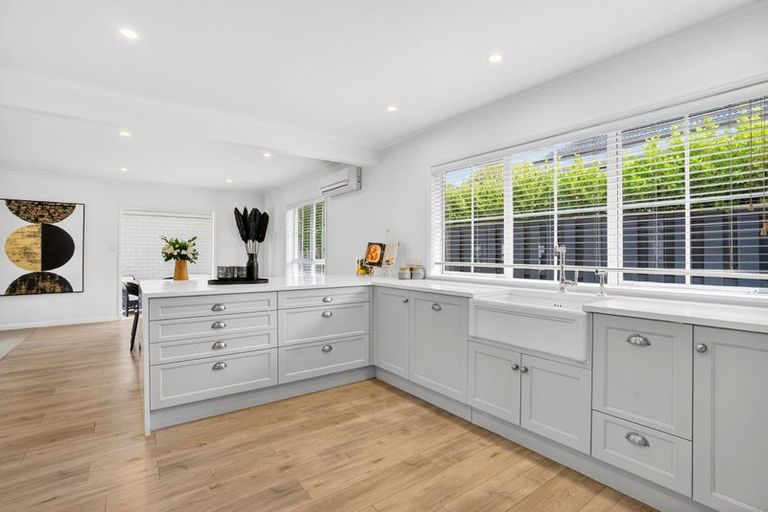 Photo of property in 2/15 Saltburn Road, Milford, Auckland, 0620