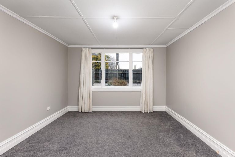 Photo of property in 12 Rhodes Street, Waimate, 7924