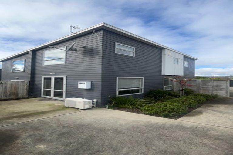 Photo of property in 8a Opapa Street, Titahi Bay, Porirua, 5022