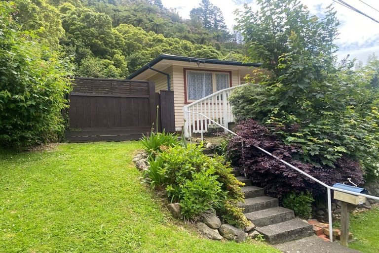 Photo of property in 72 Sunny Grove, Wainuiomata, Lower Hutt, 5014
