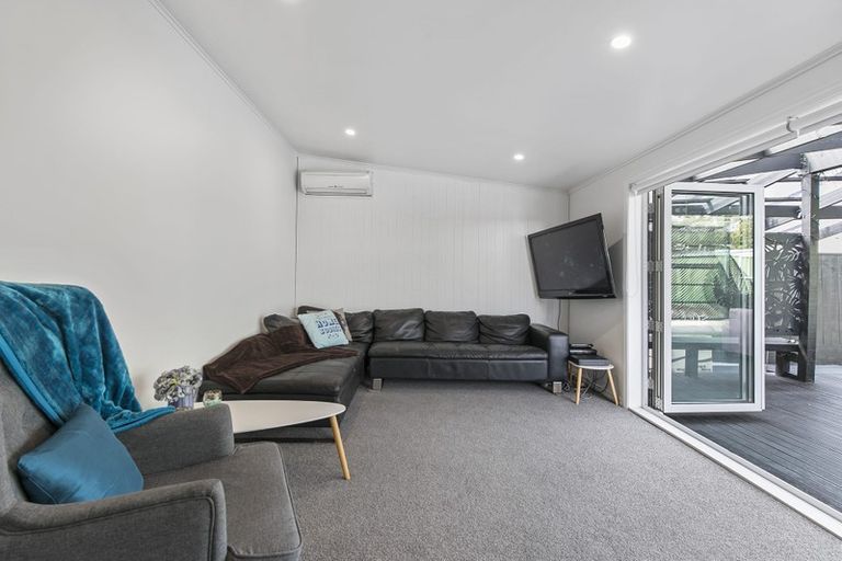 Photo of property in 142 Titirangi Road, New Lynn, Auckland, 0600