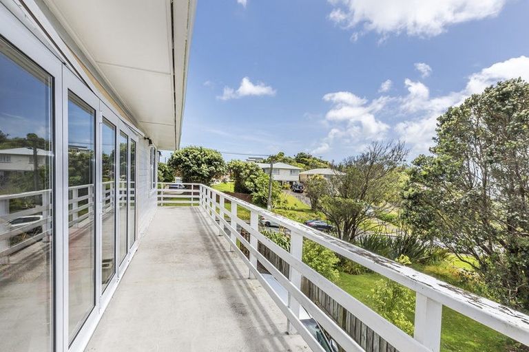 Photo of property in 29 Tirowhanga Road, Paremata, Porirua, 5024