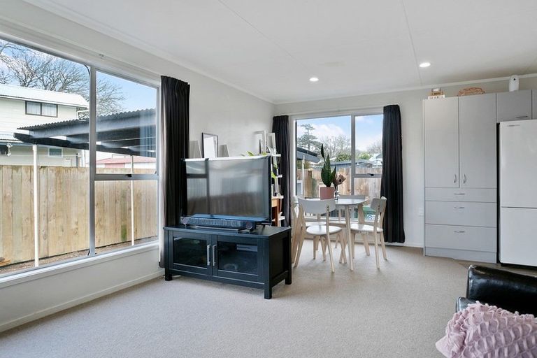 Photo of property in 7a Carlyle Street, Leamington, Cambridge, 3432